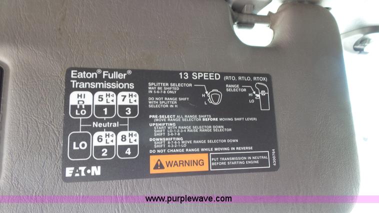 image for item L4808 2007 Kenworth T600 semi truck