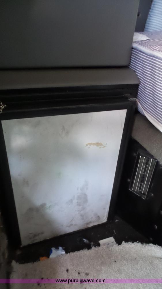 image for item L4808 2007 Kenworth T600 semi truck