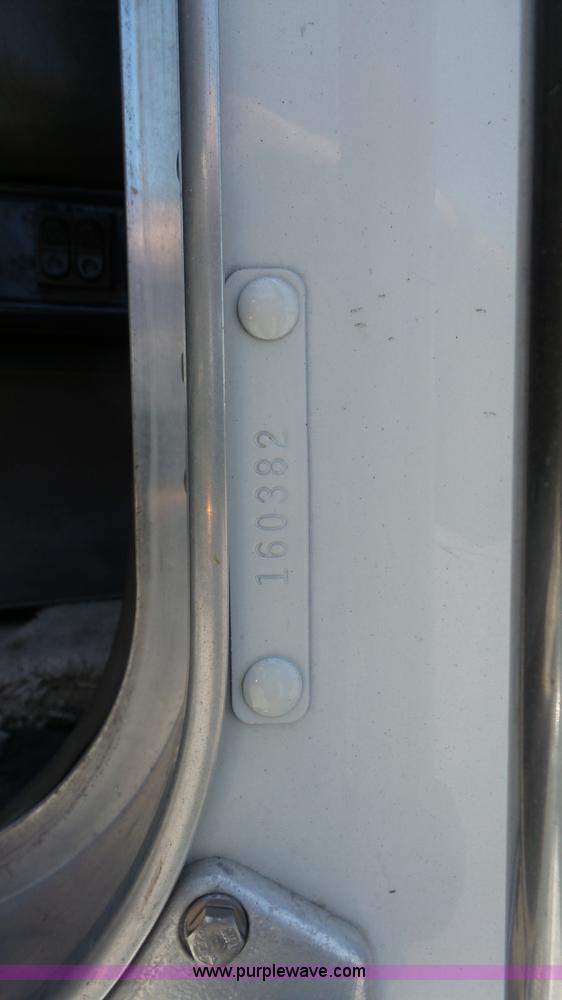 image for item L4808 2007 Kenworth T600 semi truck