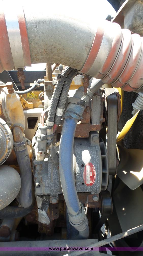 image for item L4809 2006 Kenworth T600 semi truck