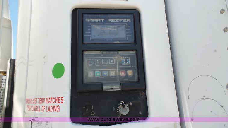 image for item L4810 2002 Utility refrigerated van trailer