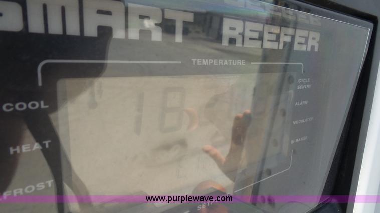 image for item L4810 2002 Utility refrigerated van trailer