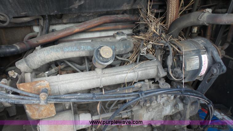 image for item L4810 2002 Utility refrigerated van trailer