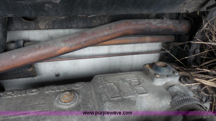 image for item L4810 2002 Utility refrigerated van trailer