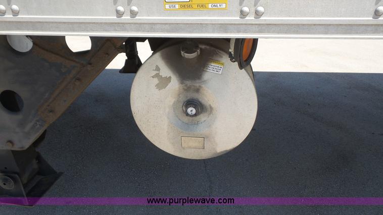 image for item L4810 2002 Utility refrigerated van trailer