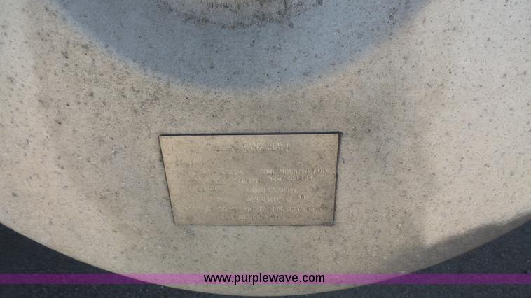 image for item L4810 2002 Utility refrigerated van trailer