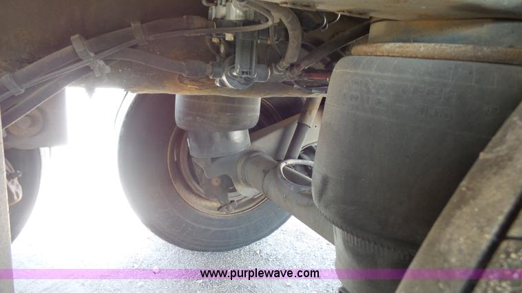 image for item L4810 2002 Utility refrigerated van trailer