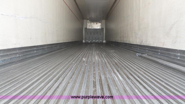 image for item L4810 2002 Utility refrigerated van trailer