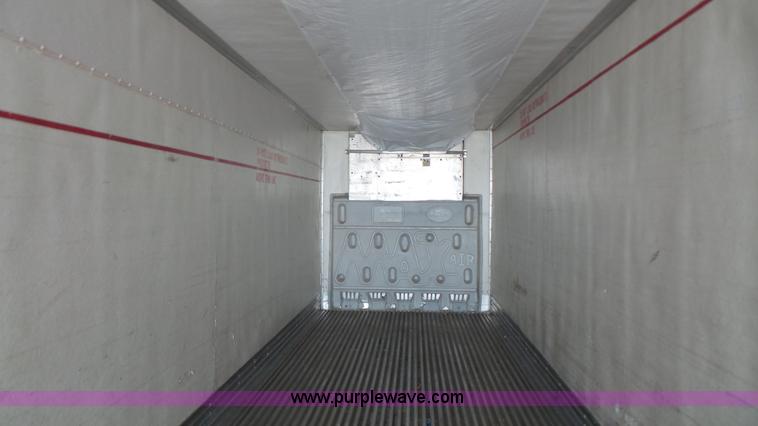 image for item L4810 2002 Utility refrigerated van trailer