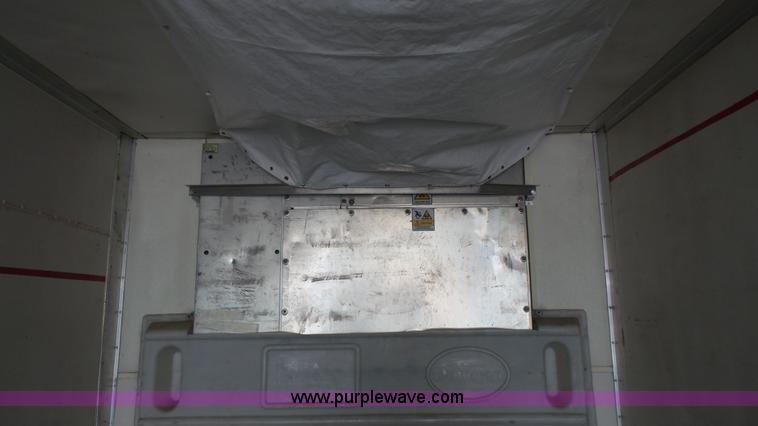 image for item L4810 2002 Utility refrigerated van trailer