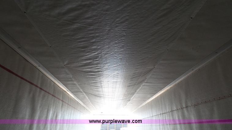 image for item L4810 2002 Utility refrigerated van trailer