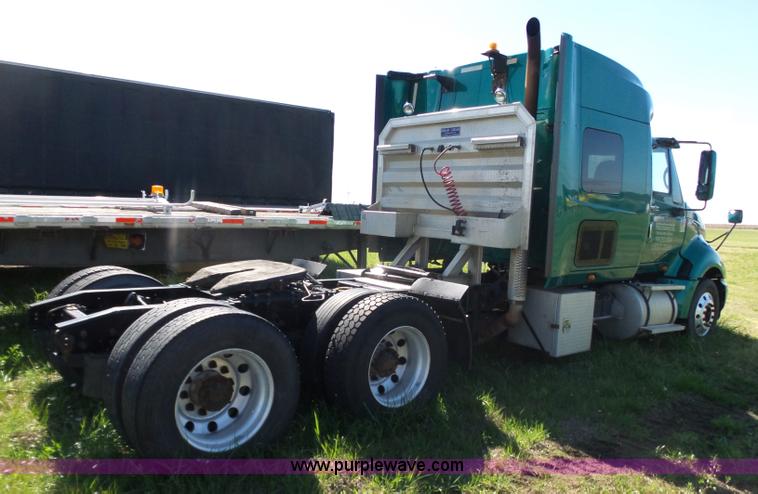 image for item L5801 2010 International ProStar semi truck