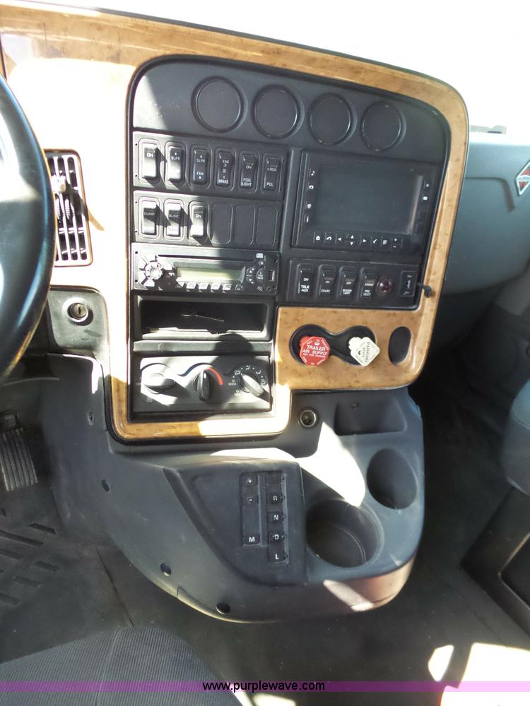 image for item L5801 2010 International ProStar semi truck