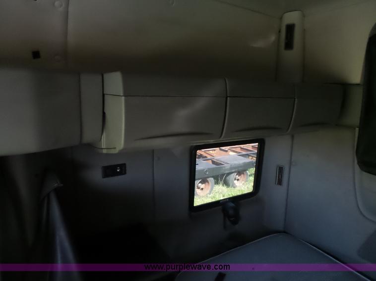 image for item L5801 2010 International ProStar semi truck