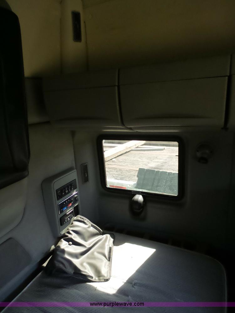 image for item L5801 2010 International ProStar semi truck