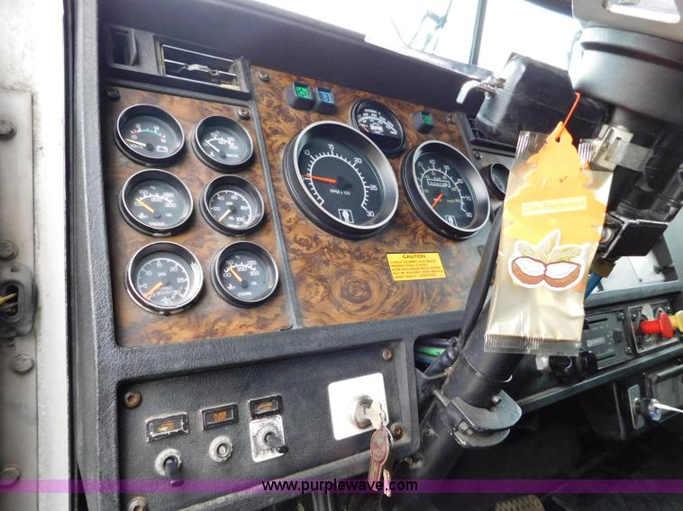 image for item L5842 1993 Kenworth W900 semi truck