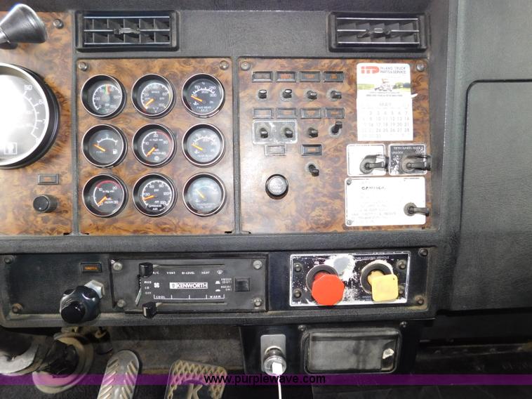 image for item L5842 1993 Kenworth W900 semi truck