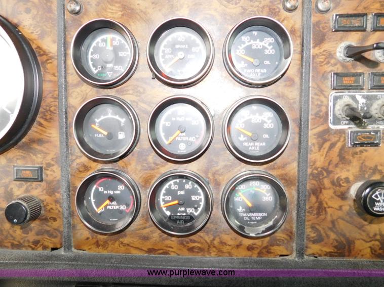 image for item L5842 1993 Kenworth W900 semi truck