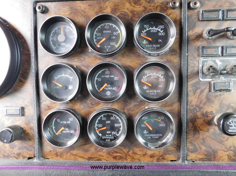 image for item L5842 1993 Kenworth W900 semi truck