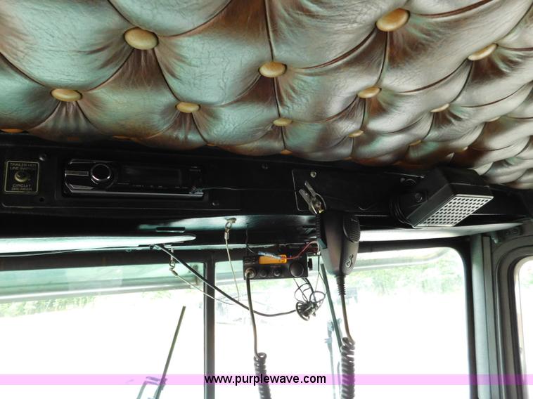 image for item L5842 1993 Kenworth W900 semi truck