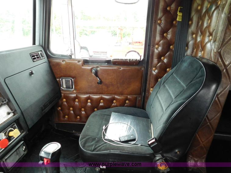 image for item L5842 1993 Kenworth W900 semi truck