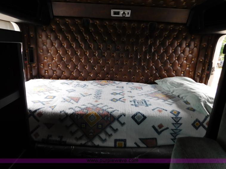 image for item L5842 1993 Kenworth W900 semi truck