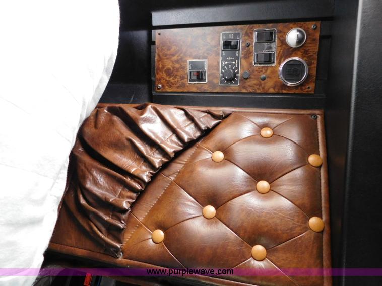 image for item L5842 1993 Kenworth W900 semi truck