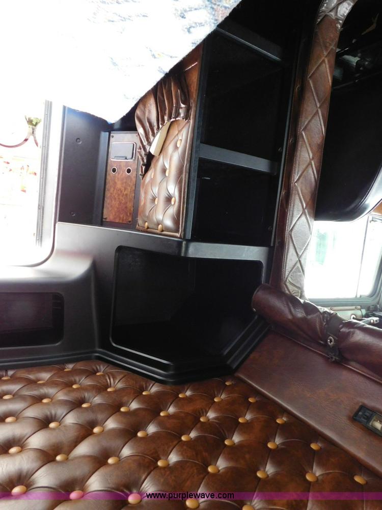 image for item L5842 1993 Kenworth W900 semi truck