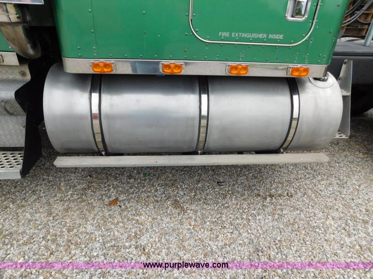 image for item L5842 1993 Kenworth W900 semi truck