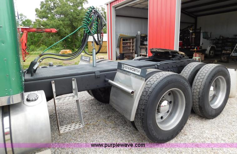 image for item L5842 1993 Kenworth W900 semi truck