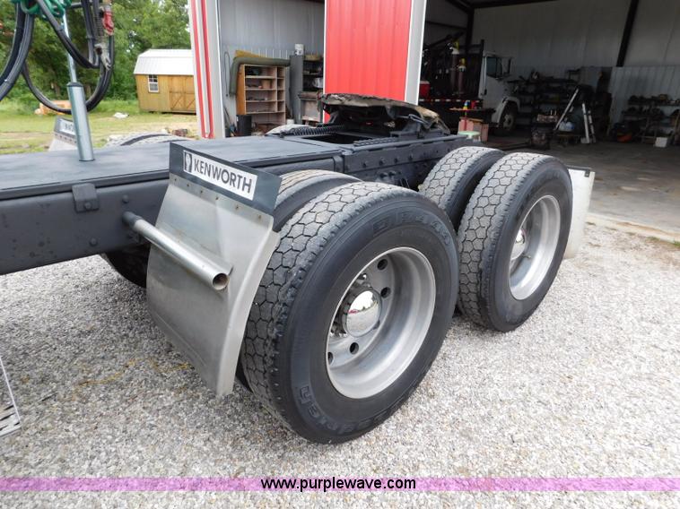 image for item L5842 1993 Kenworth W900 semi truck