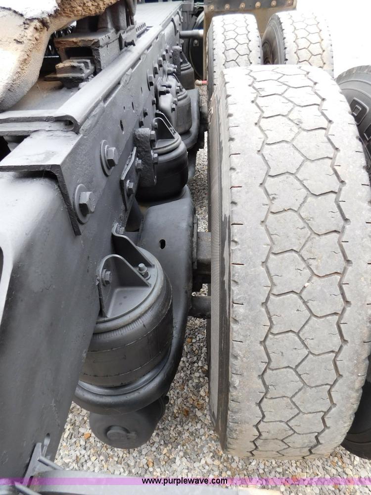 image for item L5842 1993 Kenworth W900 semi truck