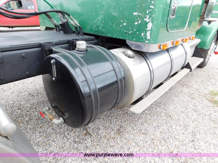 image for item L5842 1993 Kenworth W900 semi truck