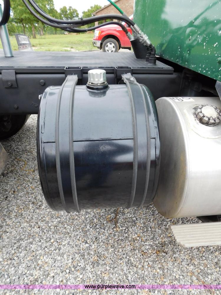 image for item L5842 1993 Kenworth W900 semi truck