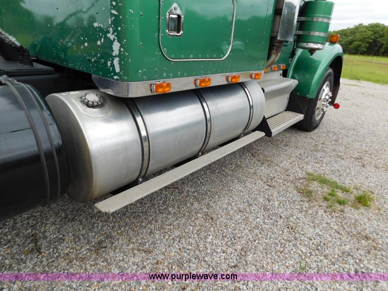 image for item L5842 1993 Kenworth W900 semi truck