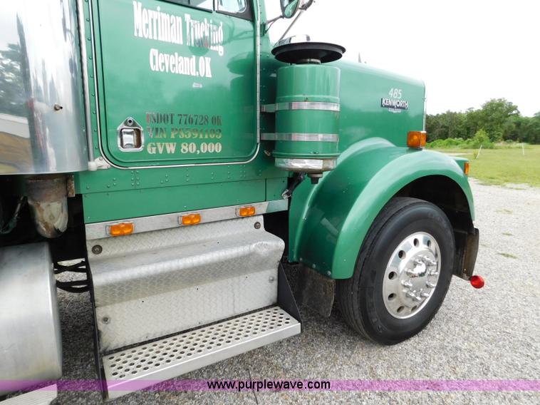 image for item L5842 1993 Kenworth W900 semi truck