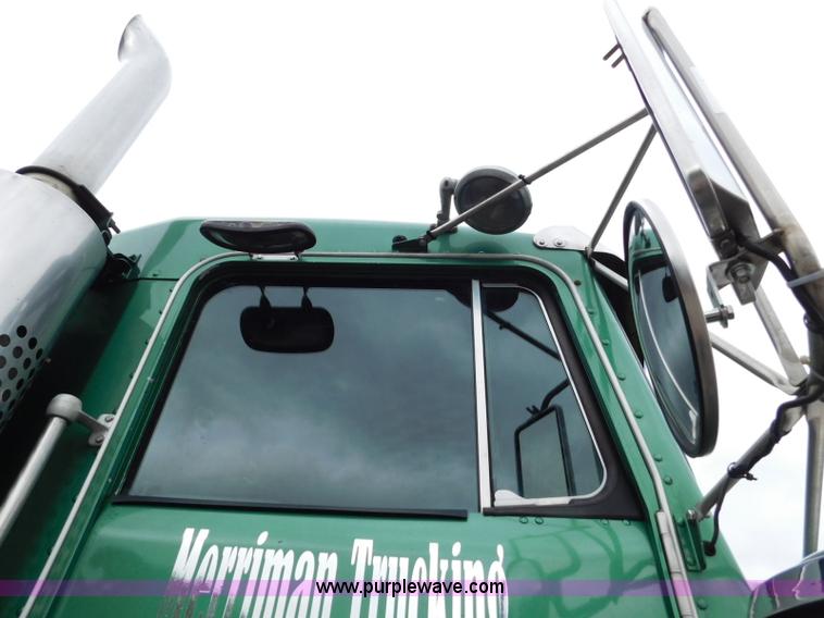 image for item L5842 1993 Kenworth W900 semi truck