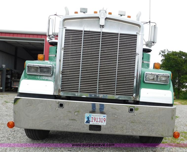 image for item L5842 1993 Kenworth W900 semi truck