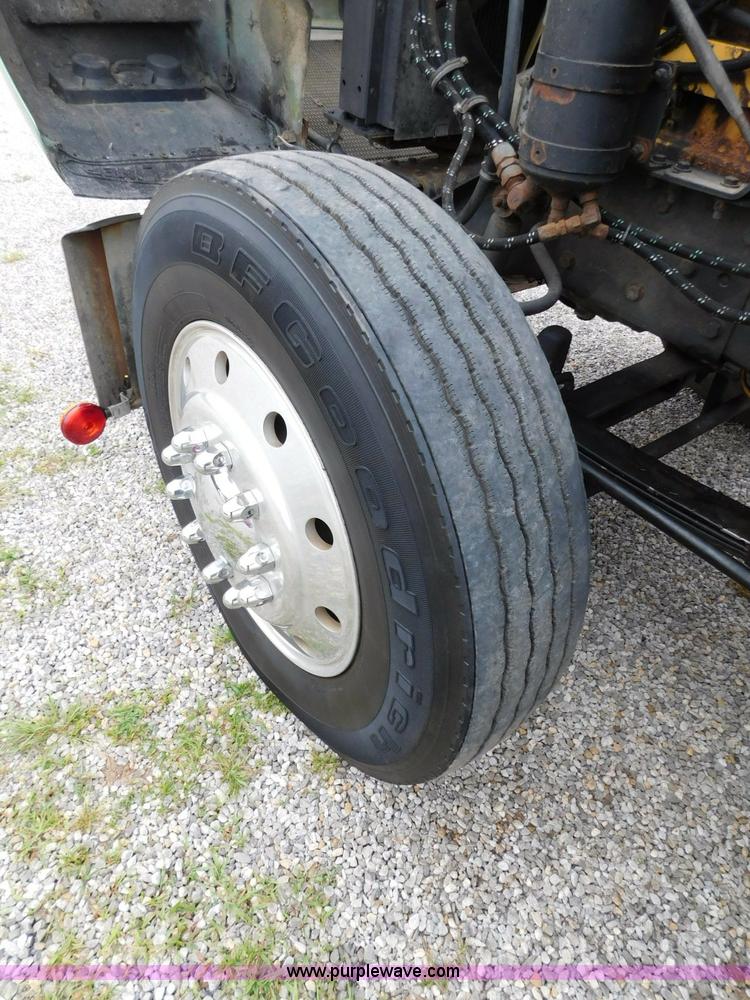 image for item L5842 1993 Kenworth W900 semi truck