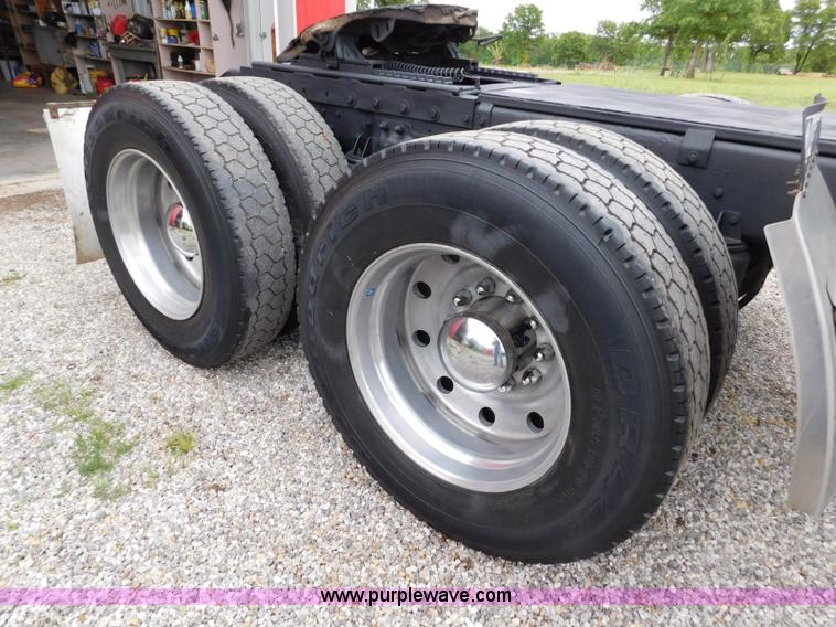 image for item L5842 1993 Kenworth W900 semi truck