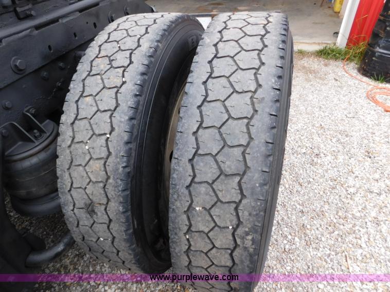 image for item L5842 1993 Kenworth W900 semi truck