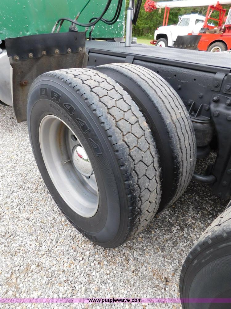 image for item L5842 1993 Kenworth W900 semi truck