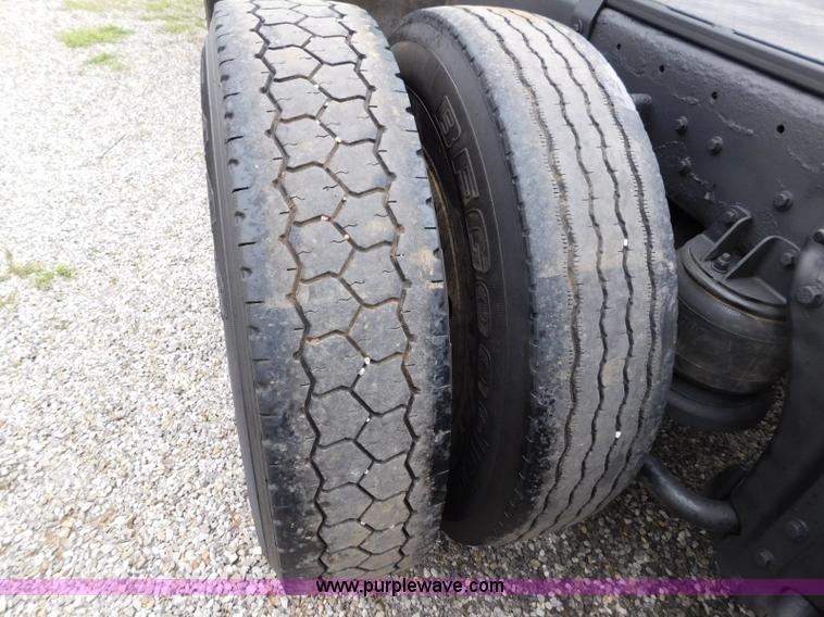 image for item L5842 1993 Kenworth W900 semi truck