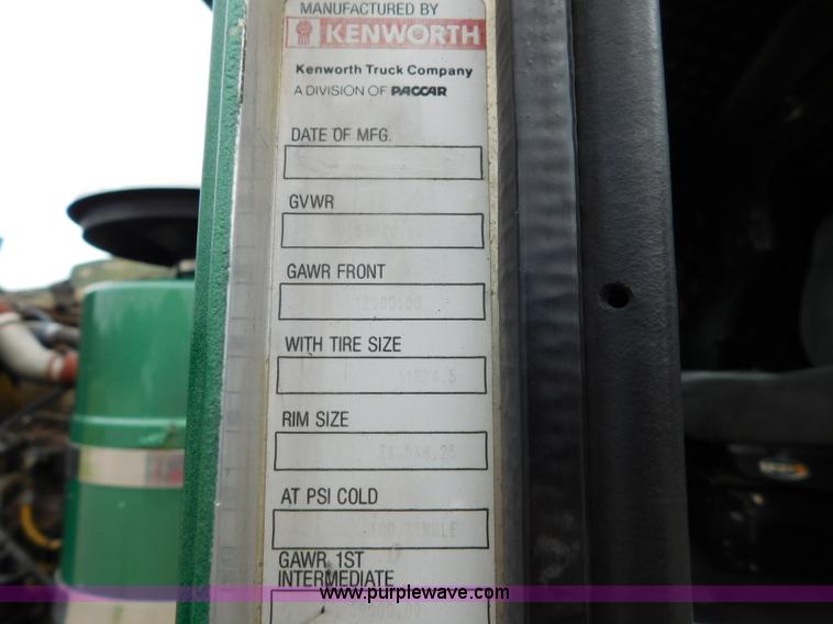 image for item L5842 1993 Kenworth W900 semi truck