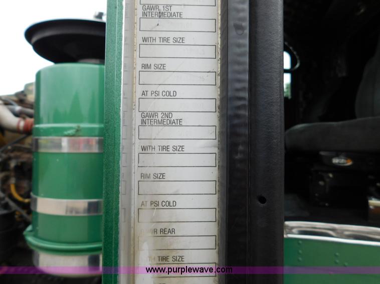 image for item L5842 1993 Kenworth W900 semi truck