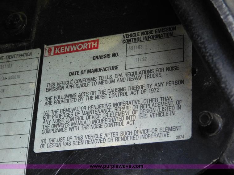 image for item L5842 1993 Kenworth W900 semi truck