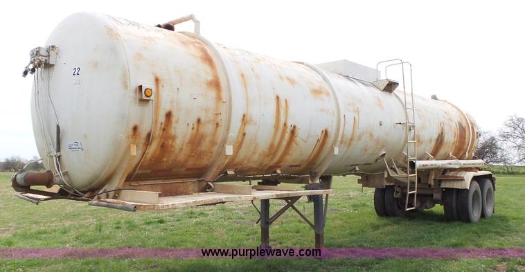 image for item L6324 1979 tank trailer