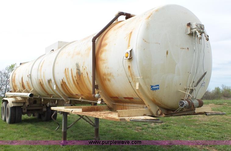 image for item L6324 1979 tank trailer