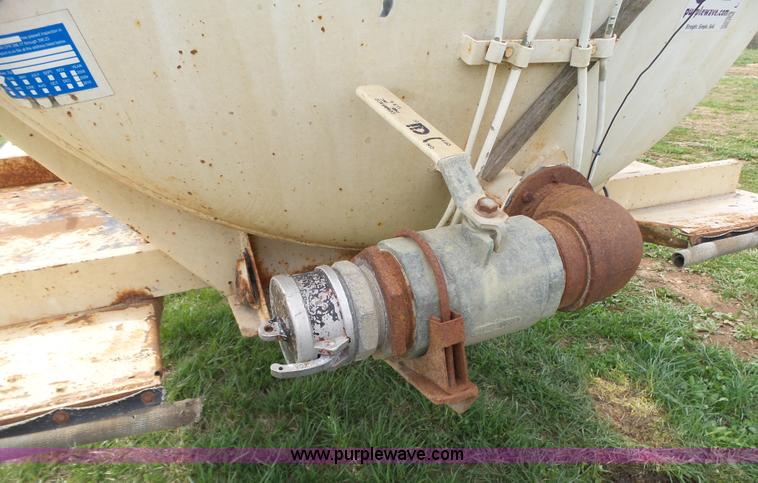 image for item L6324 1979 tank trailer