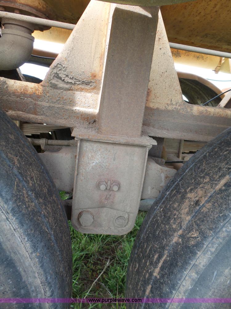 image for item L6324 1979 tank trailer